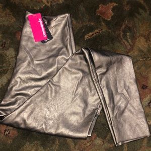 $70 NWT LADIES BRONZE COMMANDO LEGGINGS